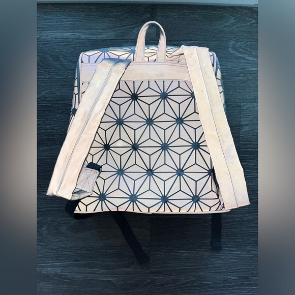 Disney Epcot Spaceship Earth Backpack 2021 Holographic - Picture 5 of 14